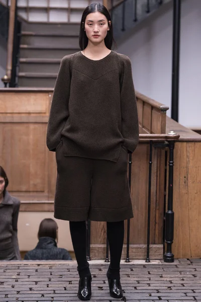 Look 12